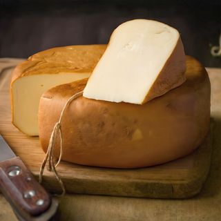 შებოლილი სულგუნი