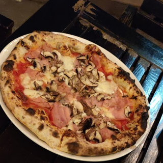 Pizza Prosciutto E Funghi 