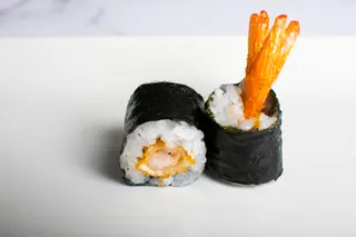 62-Maki Tempura De Langostinos (8 Pzs.)