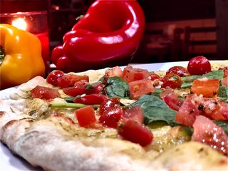 Pizza Pesto Basílico e Espinafres