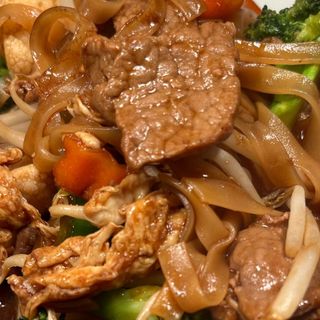 Kuay Tiew Khi Mao Con Carne De Res