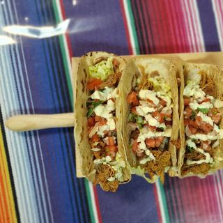 Tacos De Trigo Artesanal De Pollo Mechado (3 uds.)