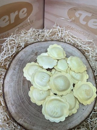 Pasta rellena trufa y queso (2 personas)