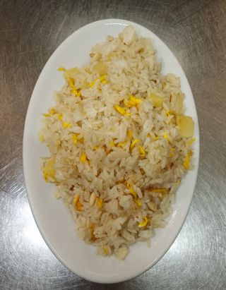 196. Riso con ananas e pinoli