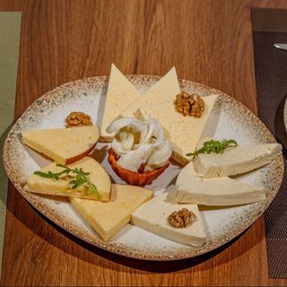 ყველის ასორტი