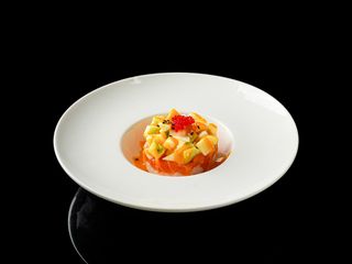 136 Tartar salmón y mango