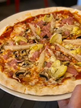 Pizza Caprichosa