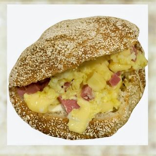 Mhiricha Omelette Luncheon Fromage Rouge