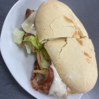 Mollete Bacon Completo con Alioli