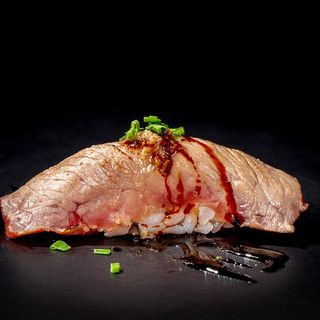 153. Nigiri Wagyu e tartufo