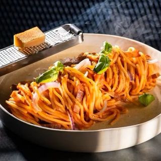 Spaghete amatriciana