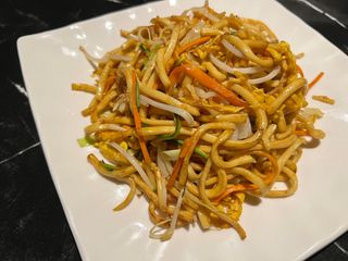 209 Noodles Saltati con Verdure