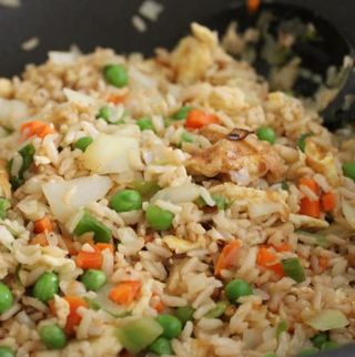 232.Ориз с пилешко,Пилешки хапки със сладко-кисел сос и салата(1700г)