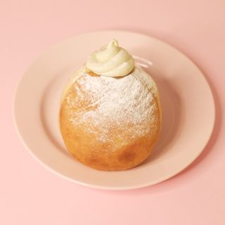 ფსტის დონატი