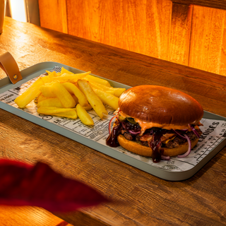 Terme's Special Burger cu Cartofi prajiti