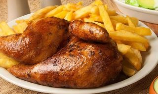 30.  Medio Pollo  Con Patatas