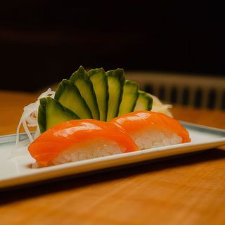 Nigiri De Salmón (2 Uds.)