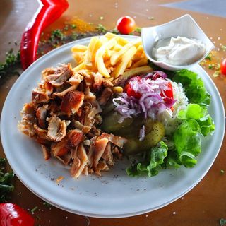 Shaorma de pui la farfurie