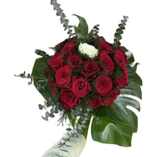 Ramo grande de rosas vermelhas 