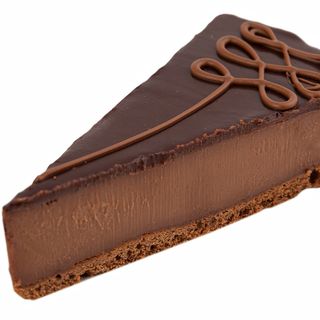 Felie tort ganaj din 3 tipuri de ciocolata fina belgiana