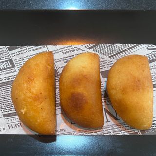 Trío de mini empanadas