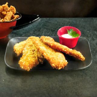 Хрупкави пилешки филенца и сос (350г)