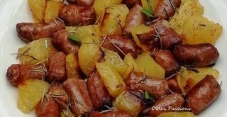 Sazizza cu pipi e patate Aru furnu