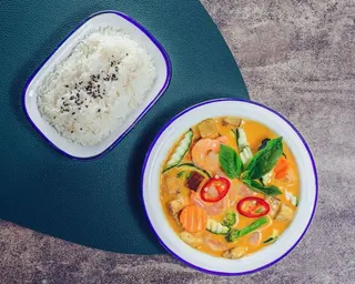 ŻÓŁTE CURRY z warzywami i krewetkami