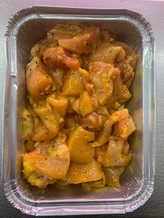 0.400 GR DE POLLASTRE AL CURRY