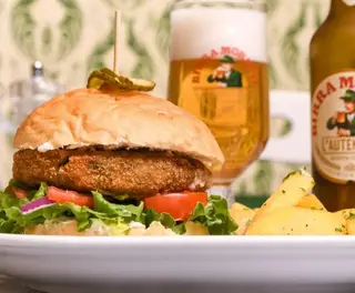Veganski u lepinji sa  pomfritom