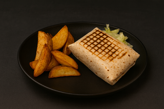 Soft taco cu pui in sos gorgonzola si cartofi wedges 400g