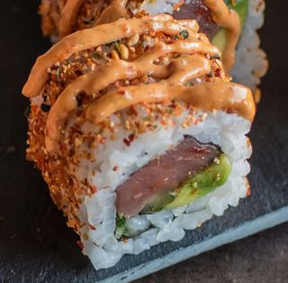 38 Maki De Supaishina Maguro (3 Piezas)