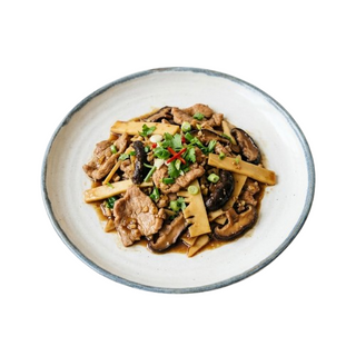 Cerdo Con Bambú Y Setas Chinas