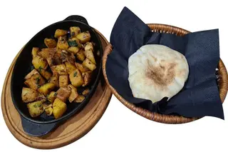 Batata Harra przystawka + Pita