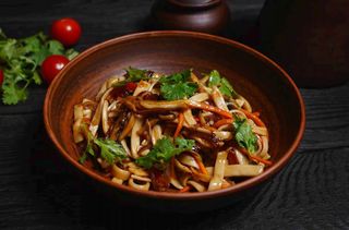 Удон с говядиной и овощами