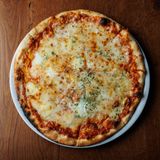 Bianca ai quattro formaggi pizza