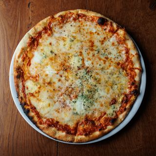 Bianca ai quattro formaggi pizza