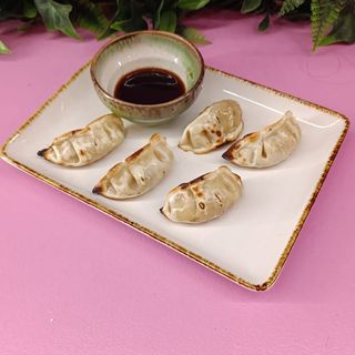 Gyozas de verduras (Vegetable gyozas)