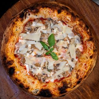 Salsiccia, funghi e grana