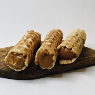 Трубочка зі згущеним молоком