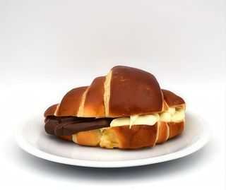 Cornetto con Nutella e cioccolato bianco