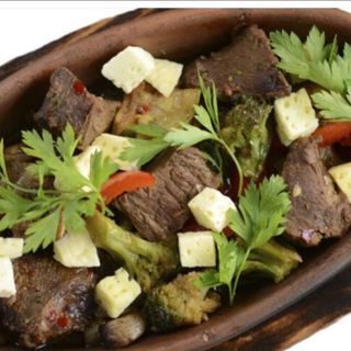 «ГОВЯДИНА ПО-ГРЕЧЕСКИ»