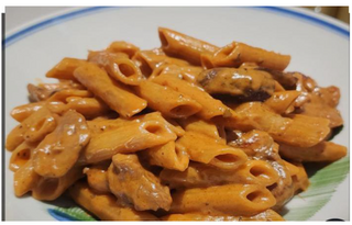 Pasta pollo e funghi