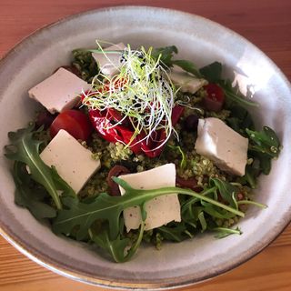 Pesto Bowl with homemade vegan Mozzarella 