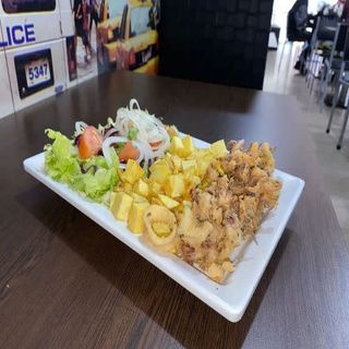 Chipirones Rebozados Patatas Ensalada