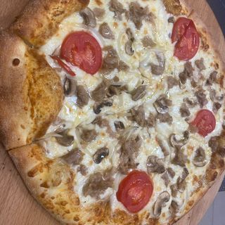 Pizza De Atún Mediana