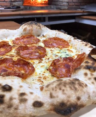 QUATTRO FORMAGGI CON SALAME PICCANTE Ø 30cm