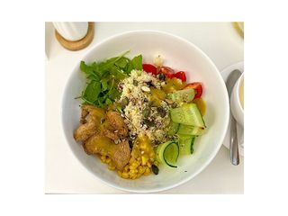 Боул з куркою та кус кусом