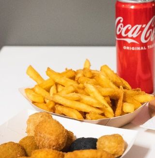 Nuggets con patatine e bibita 6 pezzi 