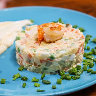 «Олів’є»  тигровою креветкою    (250гр)